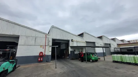 JT Ross Park, Brackenrite Business Bark