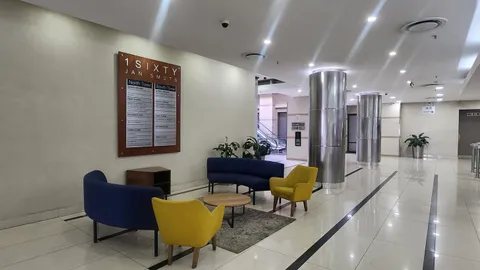 160 Jan Smuts Avenue