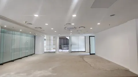 160 Jan Smuts Avenue