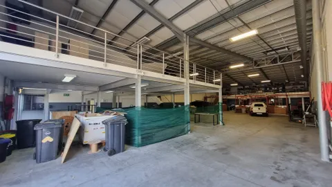 3 on London, Brackengate Business Park