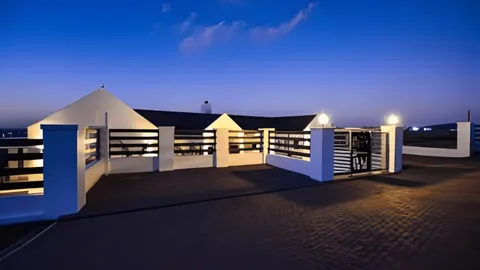 Modern Home with Ocean Views on Auction: 20 Olifantskop road, Langebaan, Cape Town