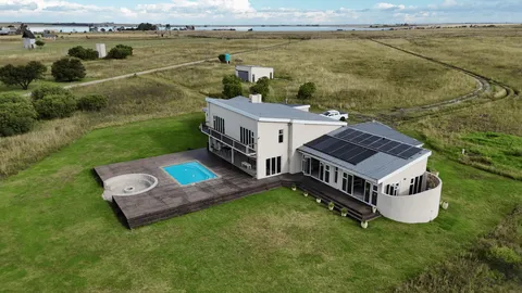 Private Holiday Home with Vaal Dam Views on Auction: Heilbron Road, Vaaldam Settlement 