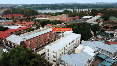 Income-Producing 15-Unit Apartment Block On Auction: 42 Sixth Avenue, Florida