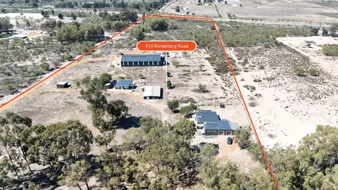 Vacant Landholding With 2 Dwellings and Warehouses On Auction: 410 Rondeberg, Cape Town 