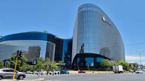 The Ridge, 1 Discovery Place, Sandhurst, Sandton