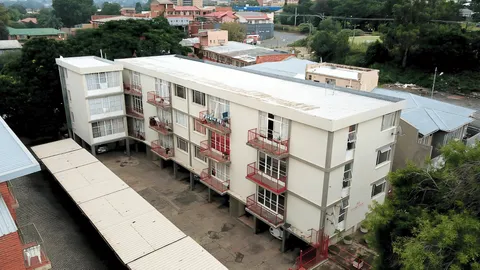 Income-Producing 15-Unit Apartment Block On Auction: 42 Sixth Avenue, Florida