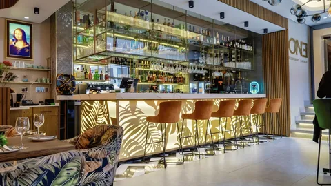 Established Boutique Hotel with On-Site Bar and Restaurant On Auction: 70 Alan Paton Road, Bulwer, Durban