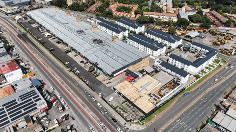 Sandton Clearance Centre | Freeway Centre, Cnr Louis Botha & Arkwright Ave, Wynberg