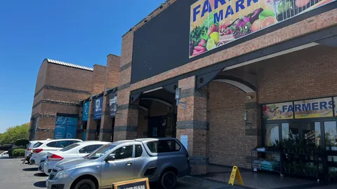 18 Sunset Avenue, Fourways