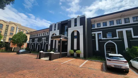 Hyde Park Lane, 407 Hyde Ln