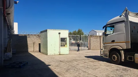 Brackenfell Hyper Centre, Cnr. Old Paarl Road &, Jeanette St
