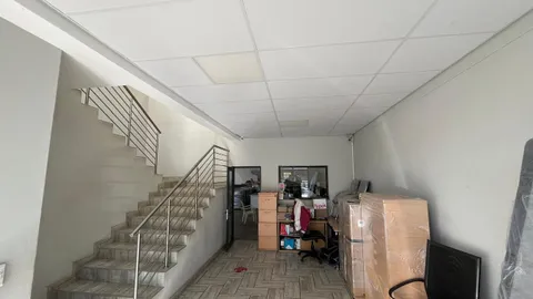 74 1st Rd, Linbro Park