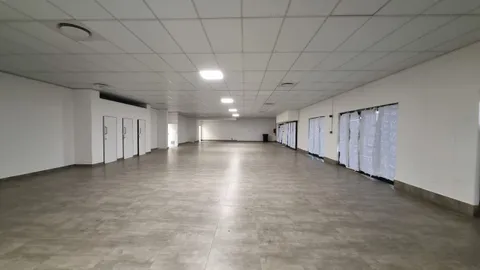 Paarl Village Convenient Center