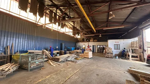 Neat 388m² Factory For Sale in Secure Alrode South Park