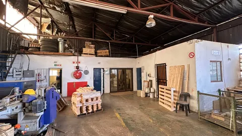 Neat 388m² Factory For Sale in Secure Alrode South Park