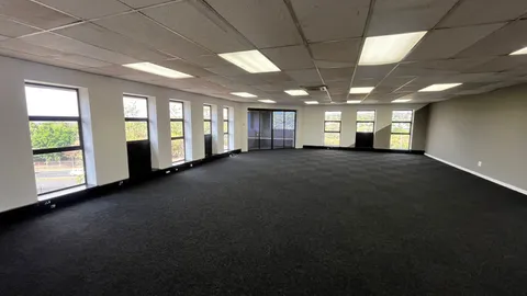 Hurlingham Office Park, Cnr Republic & William Nicol Drive/59 Woodlands