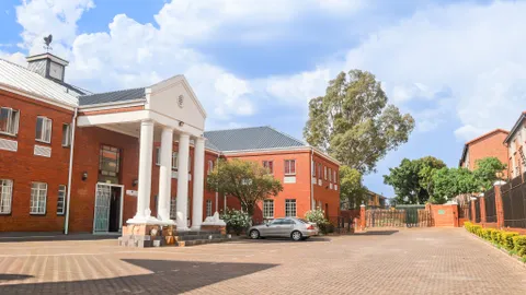 Hanover Square, Corner Hendrik Potgieter & 7th Avenue, Edenvale