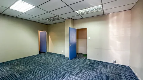 Hanover Square, Corner Hendrik Potgieter & 7th Avenue, Edenvale