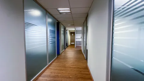 27 Van Der Linde Rd, Bedfordview