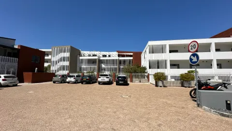 Manhattan Corner, Century Way