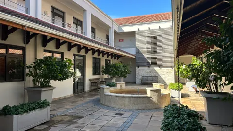 Boulevard Place, Cnr Heron Crescent & Century Boulevard
