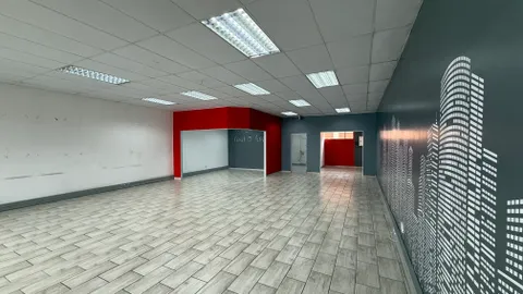  Woodbridge Square, Cnr Dann and Monument Road, Glen Marais