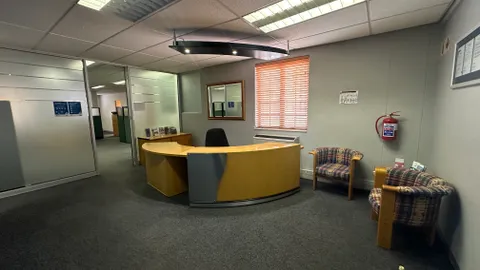 Old Oak Office Park, 6 Roger Street