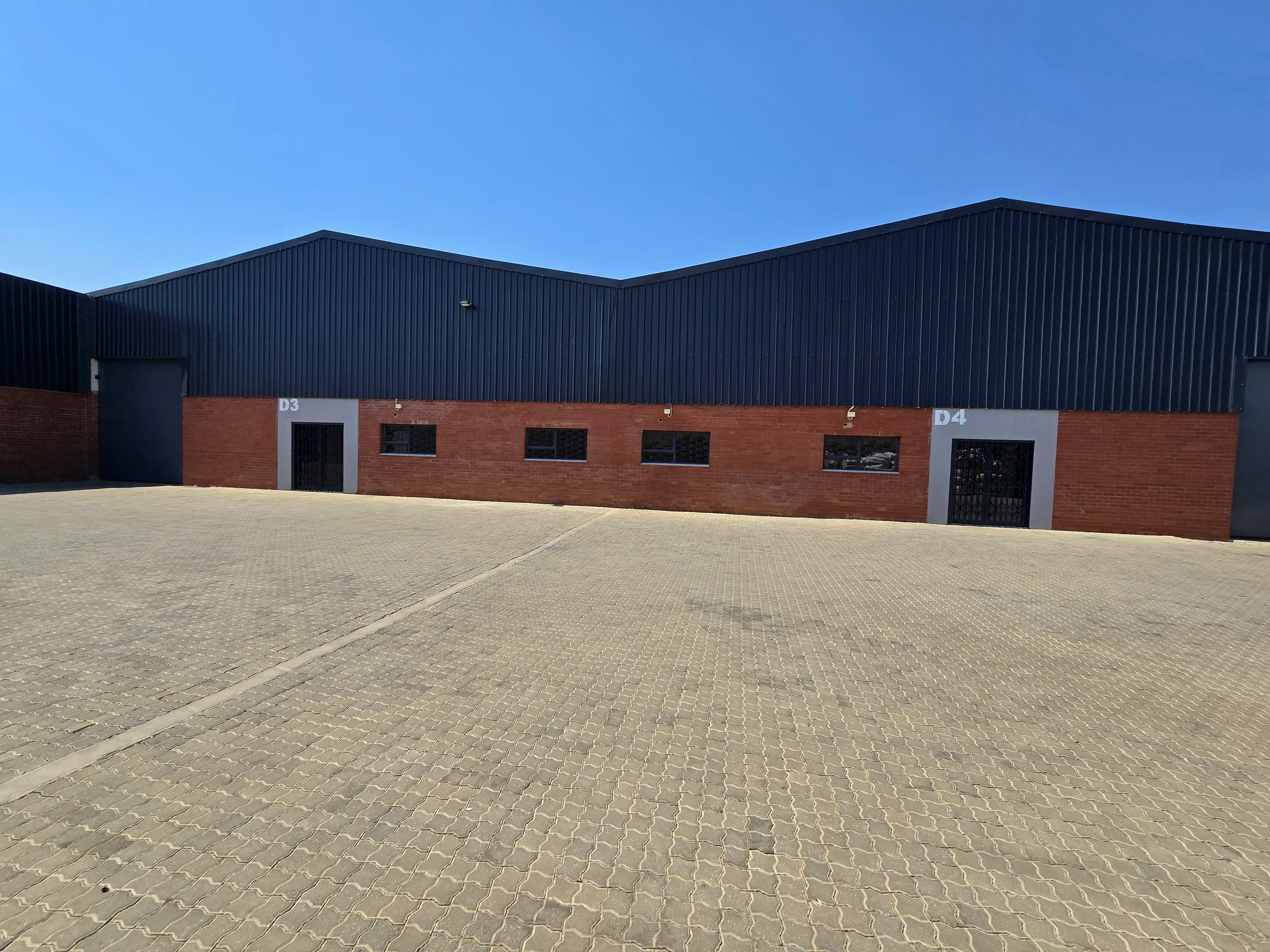 Cosmo Business Park, 25 Roma Street,1094m² of Industrial Space for