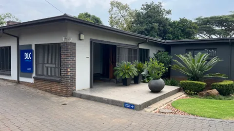 61 Thomas Edison Street