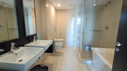 Premium Lifestyle Apartment with Coastal Views On Auction: Section 194 Pearls of Umhlanga, Umhlanga Rocks