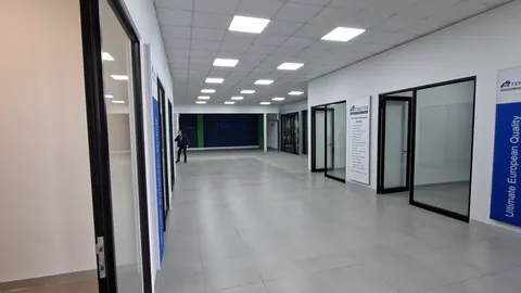 650 sqm Of High Visibility Showroom on Marine Drive
