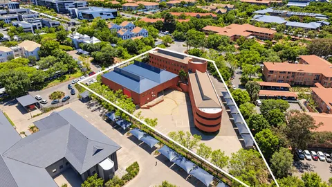 Vacant Office with N1 Exposure On Auction: 32 Howick Close, Vorna Valley, Midrand, Johannesburg
