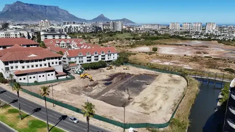 Canal Plaza, 1 Heron Close Crescent