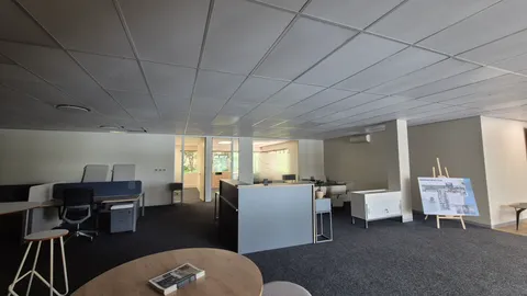 Office to let in Woodmead (7).jpg