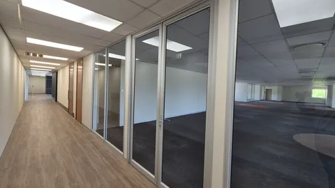 Office to let in Woodmead (17).jpg