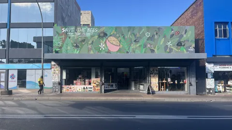 Bees Building 198 Voortrekker ROad Parow