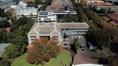 Prime A-Grade Office Investment in Business Rescue On Auction: 16 Fricker Road, Illovo