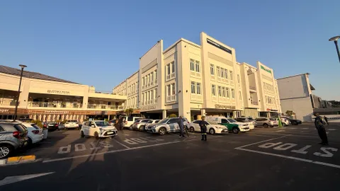 Thrupps Centre, 31 Rudd Road, Illovo, Sandton, 2196