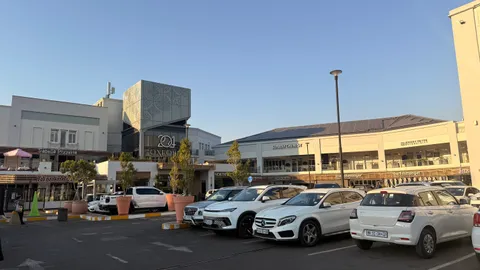 Thrupps Centre, 31 Rudd Road, Illovo, Sandton, 2196