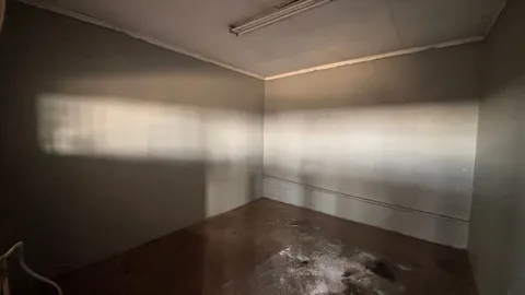 Warehouse to let in Rosslyn (9).jpeg