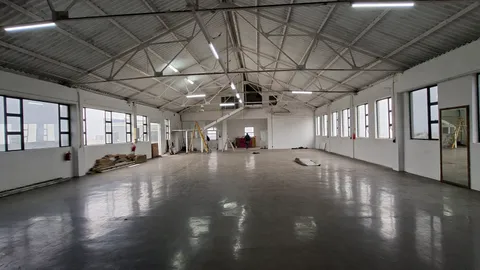 500 sqm Of Light Industrial Space To Let at 19 Auckland street Paarden Eiland