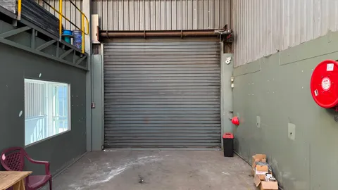 Warehouse to let in Jet Park (6).jpeg