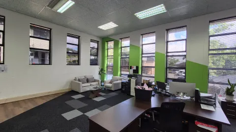Hurlingham Office Park, Cnr Republic & William Nicol Drive/59 Woodlands