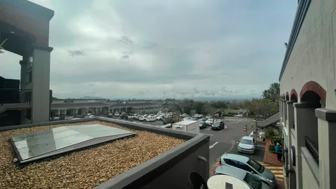 Ipic Aurora Shopping Centre, 30 Aurora St,  Aurora (IPIC)