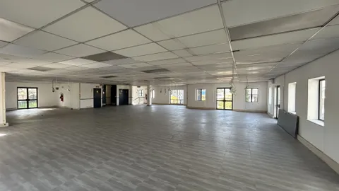 Office to let in Olivedale (4).heic