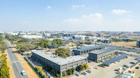 Multi Tenanted Commercial Site: Business Rescue on Auction: 265 Fifteenth Road, Midrand
