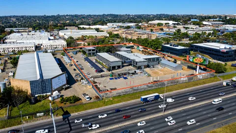 Multi Tenanted Commercial Site: Business Rescue on Auction: 265 Fifteenth Road, Midrand
