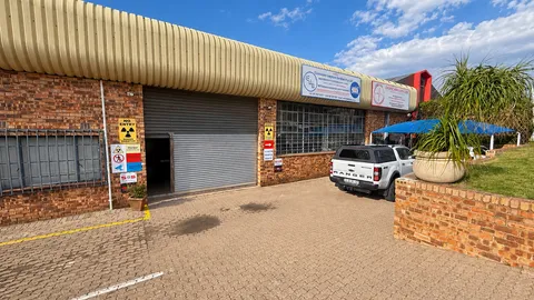 17 Mopedi Road