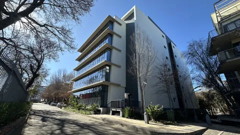 60 Atholl Oaklands Road