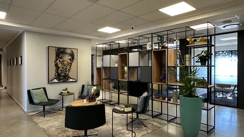 5 Century City Dr